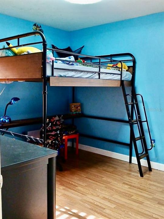 На продажу: $399,990 (3 спален, 2 ванн, 1452 Квадратных фут)