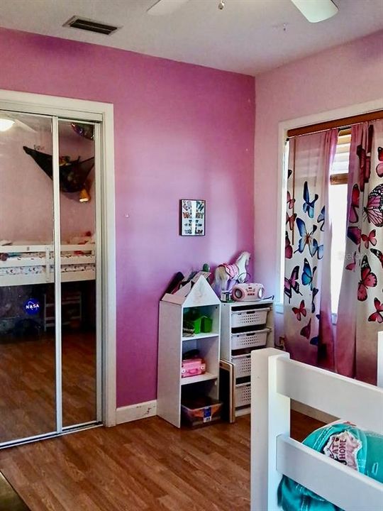На продажу: $399,990 (3 спален, 2 ванн, 1452 Квадратных фут)