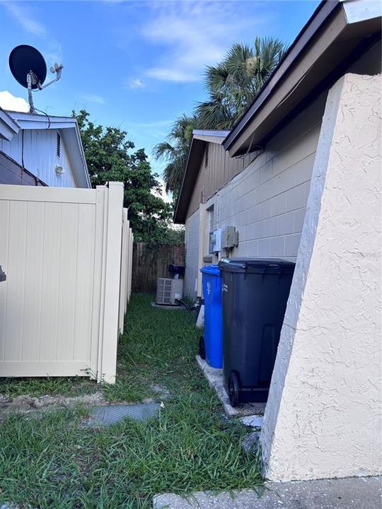 For Sale: $357,900 (3 beds, 2 baths, 1284 Square Feet)