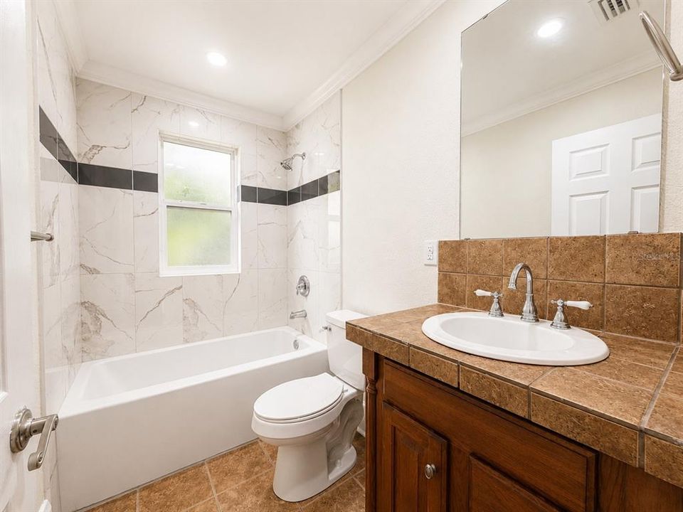 For Rent: $3,300 (3 beds, 2 baths, 1784 Square Feet)