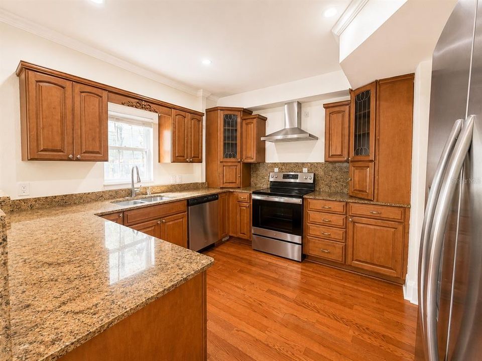 For Rent: $3,300 (3 beds, 2 baths, 1784 Square Feet)