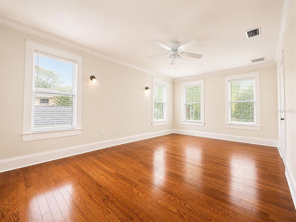 For Rent: $3,300 (3 beds, 2 baths, 1784 Square Feet)