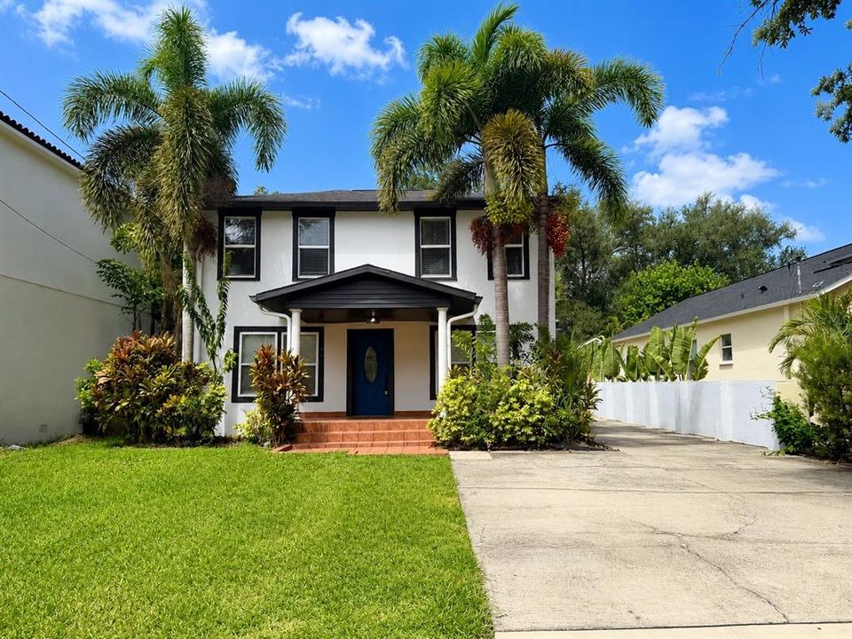 For Rent: $3,300 (3 beds, 2 baths, 1784 Square Feet)