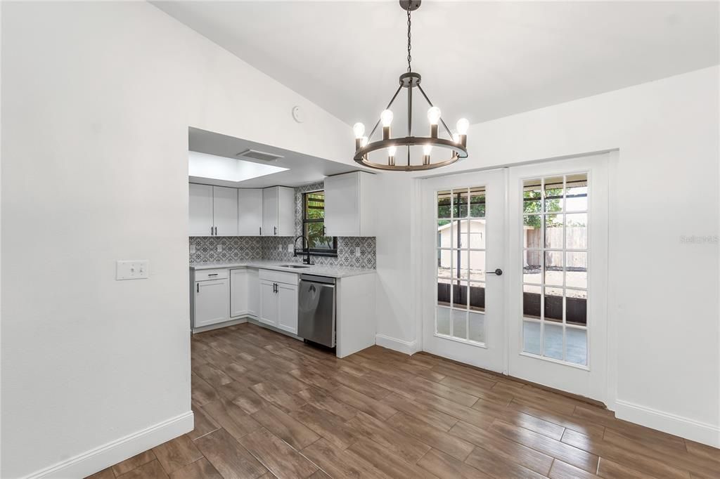 For Sale: $359,000 (3 beds, 2 baths, 1080 Square Feet)