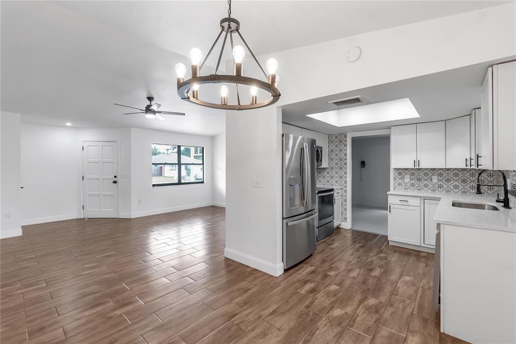 For Sale: $359,000 (3 beds, 2 baths, 1080 Square Feet)