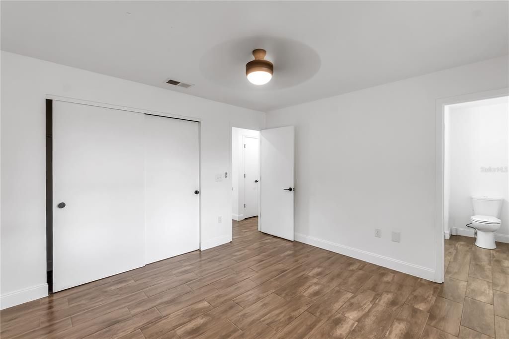 For Sale: $359,000 (3 beds, 2 baths, 1080 Square Feet)