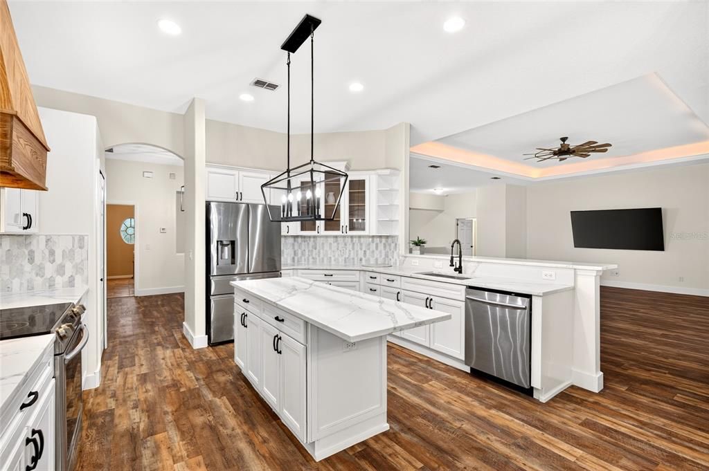 En Venta: $1,250,000 (6 camas, 5 baños, 4779 Pies cuadrados)