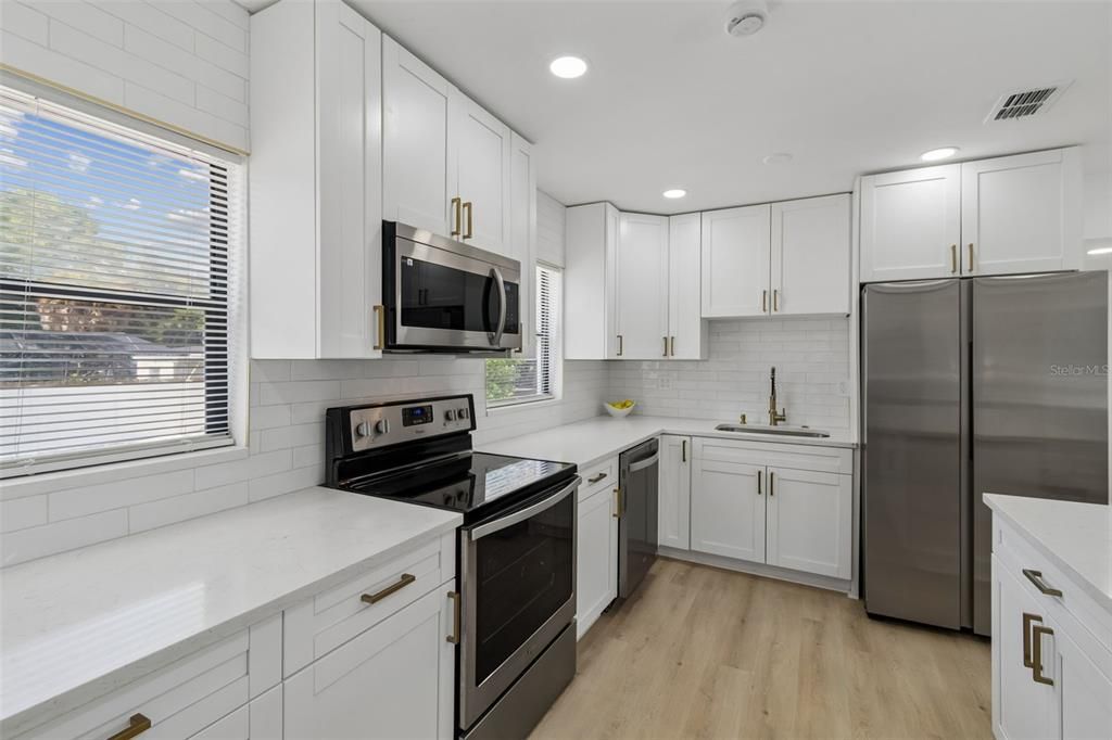 For Sale: $499,999 (4 beds, 2 baths, 1190 Square Feet)
