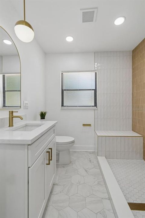 For Sale: $499,999 (4 beds, 2 baths, 1190 Square Feet)