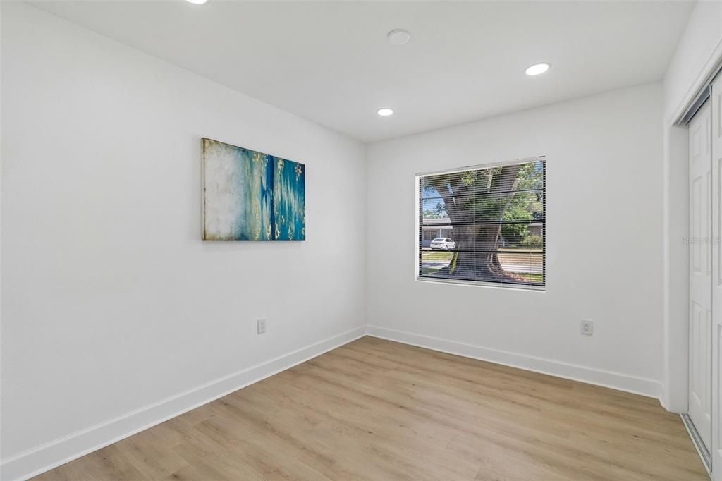 For Sale: $499,999 (4 beds, 2 baths, 1190 Square Feet)