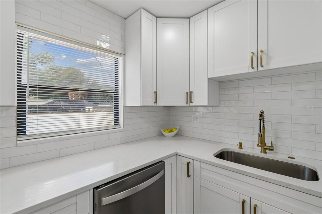 For Sale: $499,999 (4 beds, 2 baths, 1190 Square Feet)