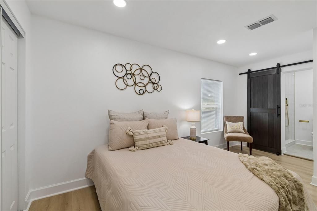 For Sale: $499,999 (4 beds, 2 baths, 1190 Square Feet)