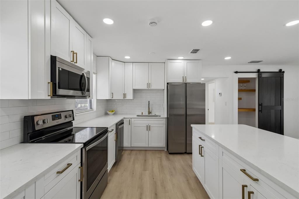 For Sale: $499,999 (4 beds, 2 baths, 1190 Square Feet)