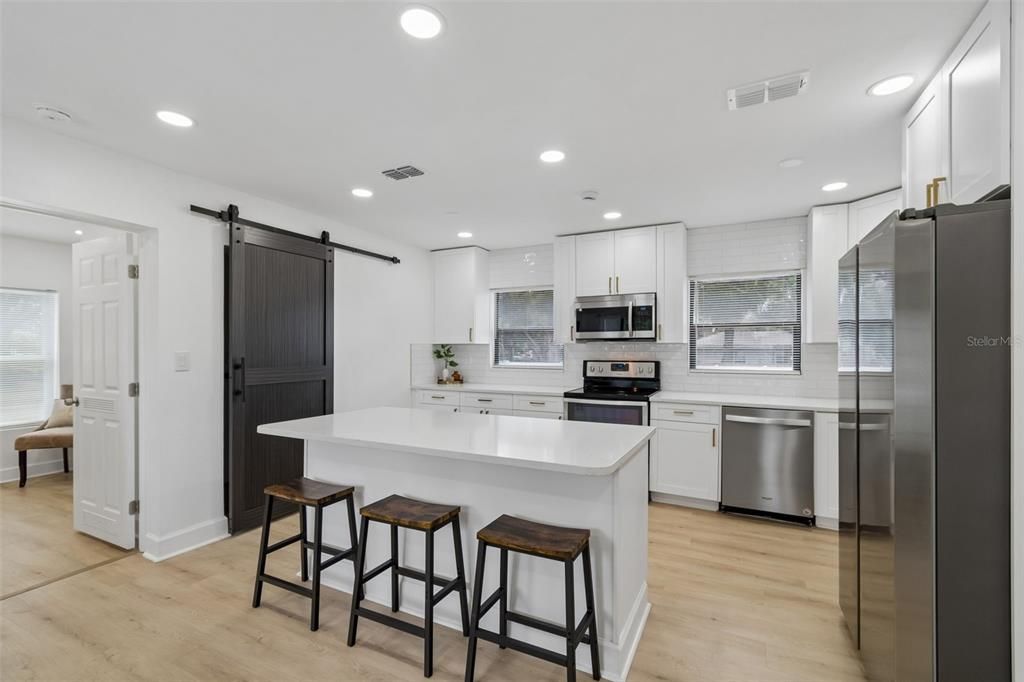 For Sale: $499,999 (4 beds, 2 baths, 1190 Square Feet)