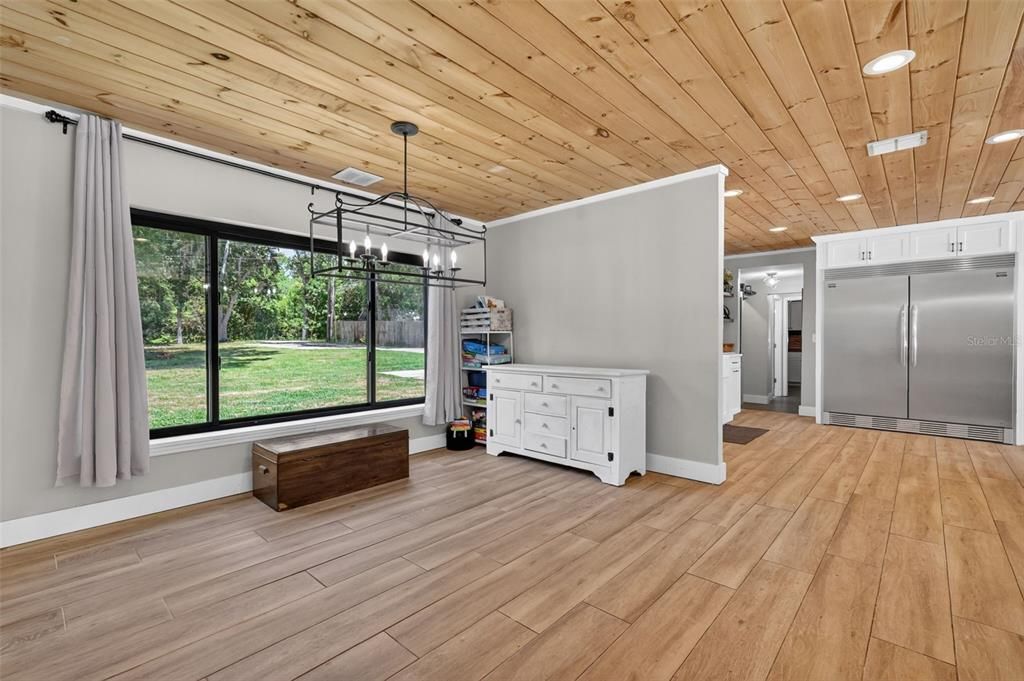 For Sale: $850,000 (4 beds, 2 baths, 2514 Square Feet)