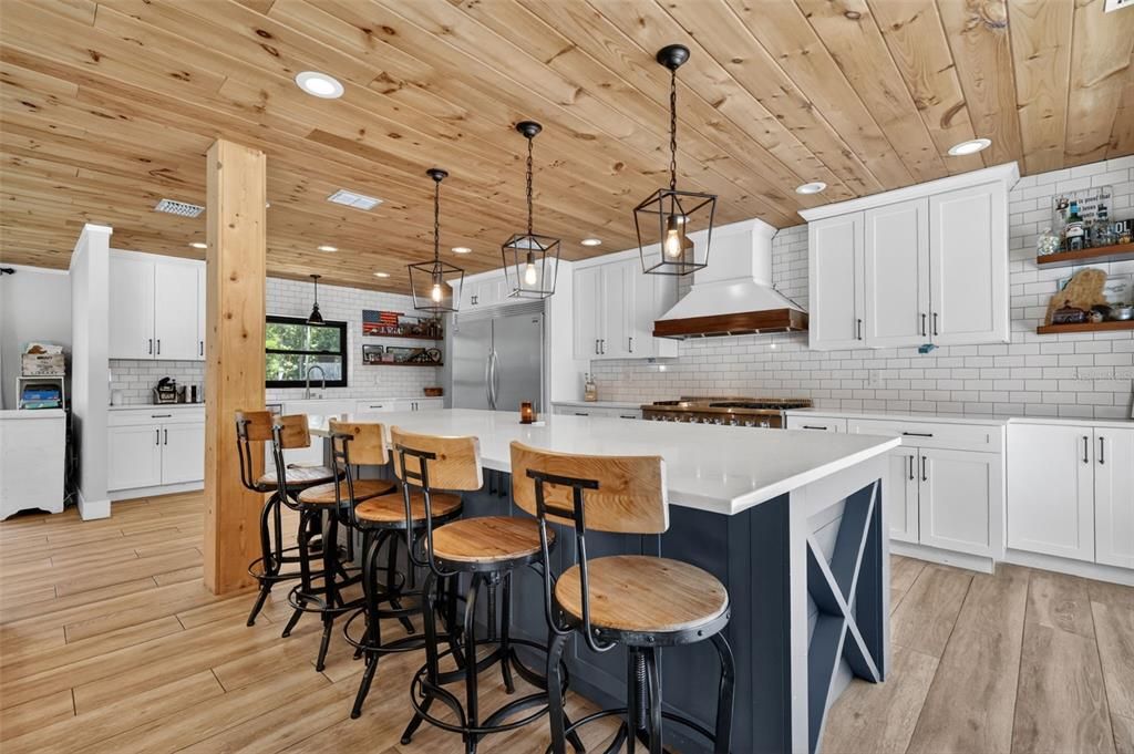 For Sale: $850,000 (4 beds, 2 baths, 2514 Square Feet)