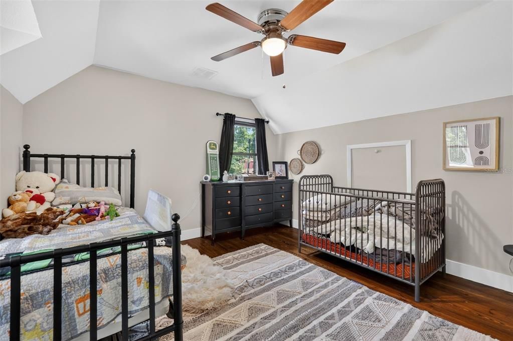 For Sale: $850,000 (4 beds, 2 baths, 2514 Square Feet)
