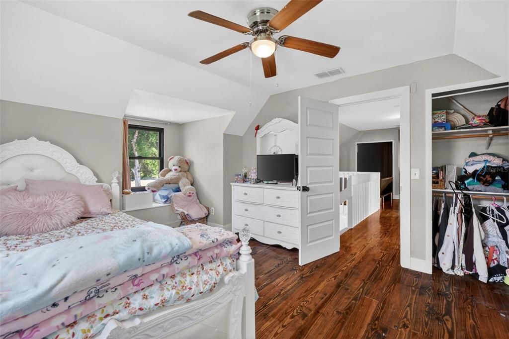 For Sale: $850,000 (4 beds, 2 baths, 2514 Square Feet)
