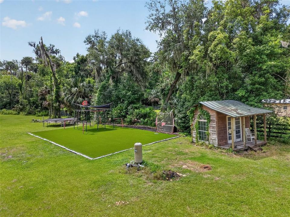 For Sale: $850,000 (4 beds, 2 baths, 2514 Square Feet)