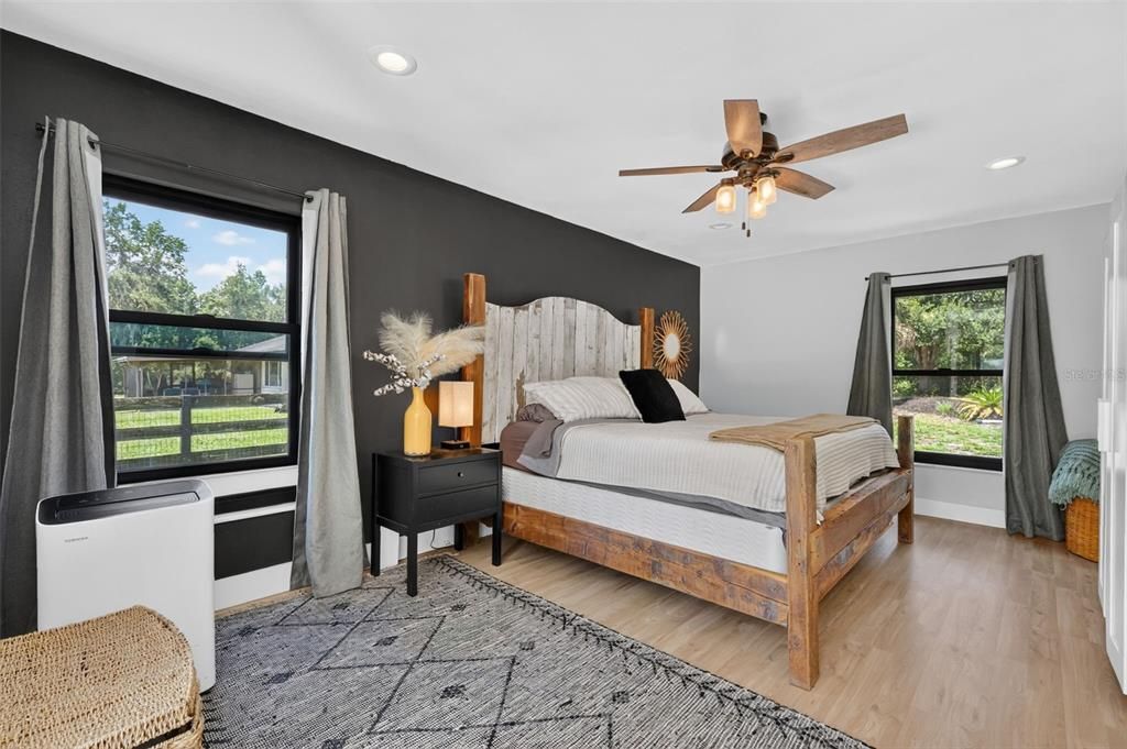 For Sale: $850,000 (4 beds, 2 baths, 2514 Square Feet)