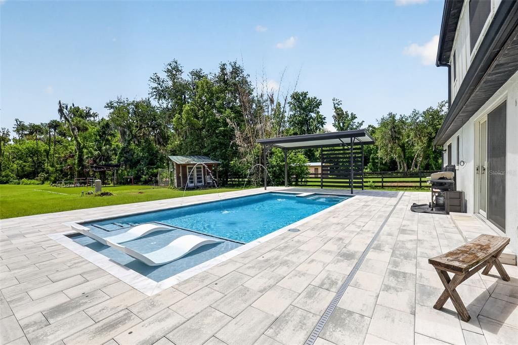 For Sale: $850,000 (4 beds, 2 baths, 2514 Square Feet)