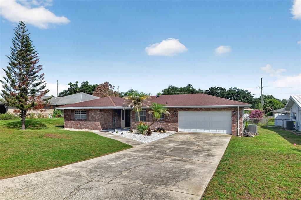 For Sale: $369,000 (3 beds, 2 baths, 1699 Square Feet)