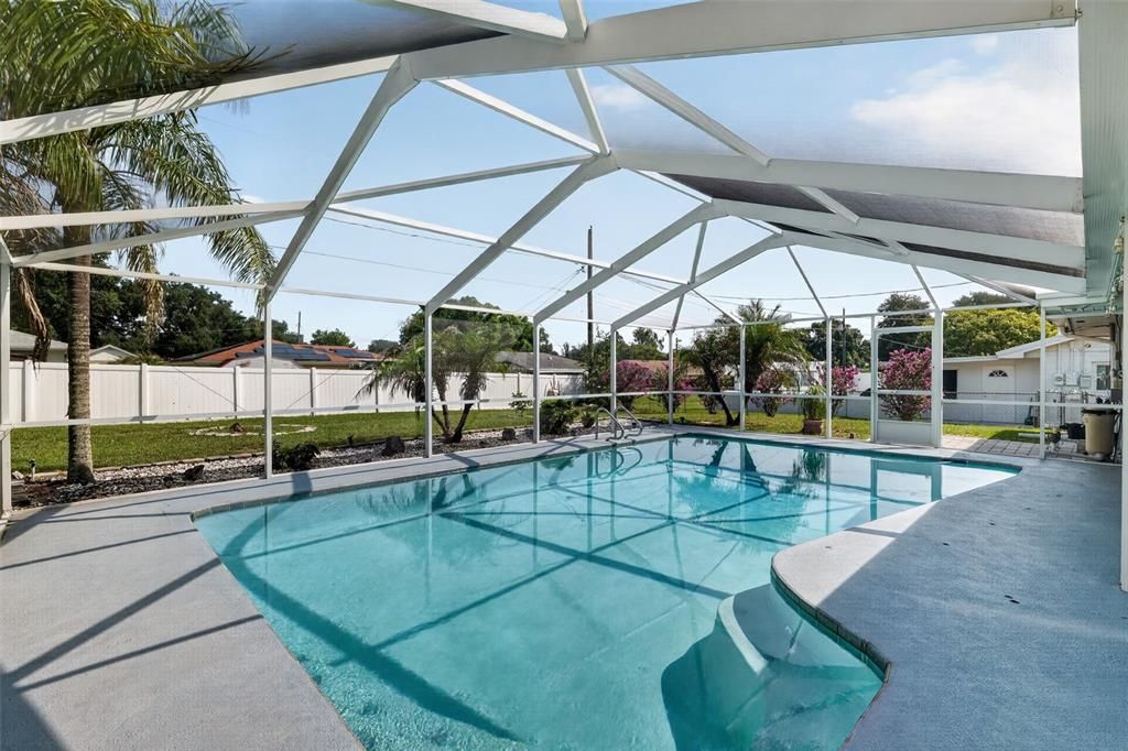 For Sale: $369,000 (3 beds, 2 baths, 1699 Square Feet)