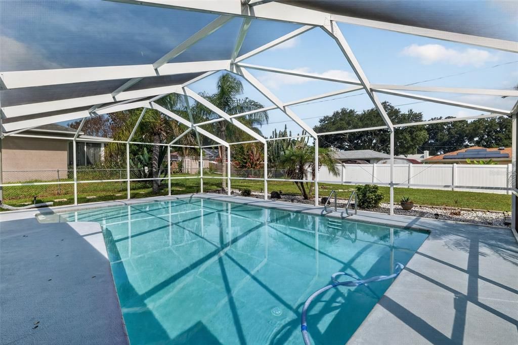 For Sale: $369,000 (3 beds, 2 baths, 1699 Square Feet)