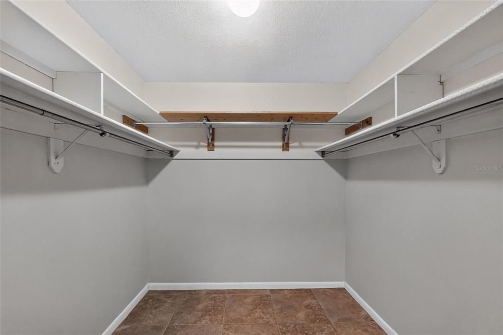 For Sale: $369,000 (3 beds, 2 baths, 1699 Square Feet)