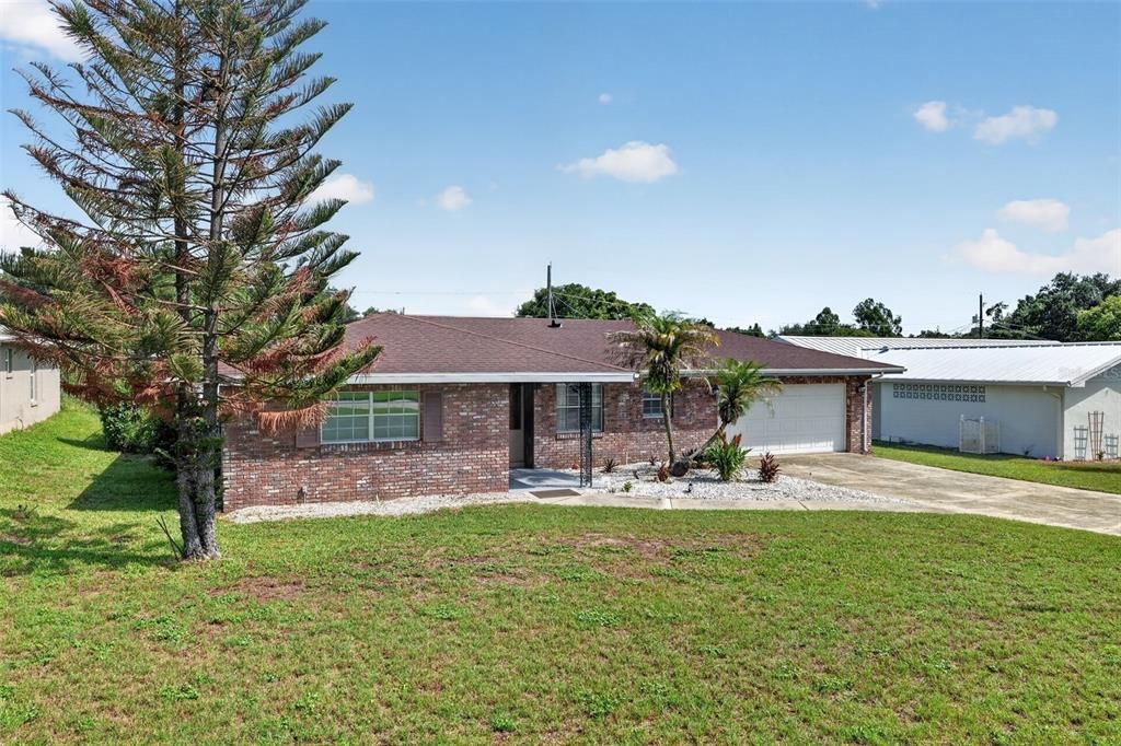 For Sale: $369,000 (3 beds, 2 baths, 1699 Square Feet)