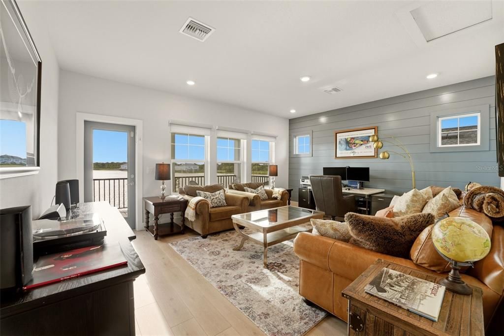 For Sale: $1,175,000 (4 beds, 3 baths, 3249 Square Feet)