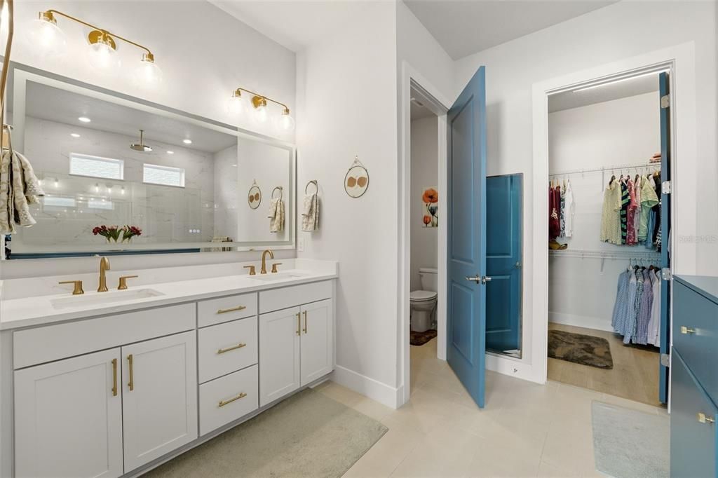 For Sale: $1,175,000 (4 beds, 3 baths, 3249 Square Feet)