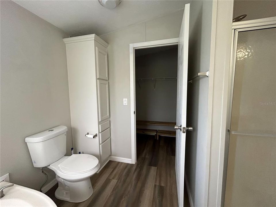 For Sale: $302,000 (4 beds, 3 baths, 2280 Square Feet)