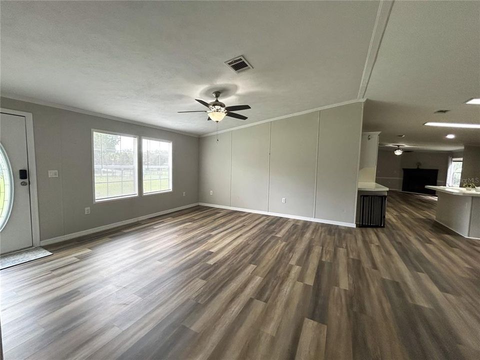 For Sale: $302,000 (4 beds, 3 baths, 2280 Square Feet)