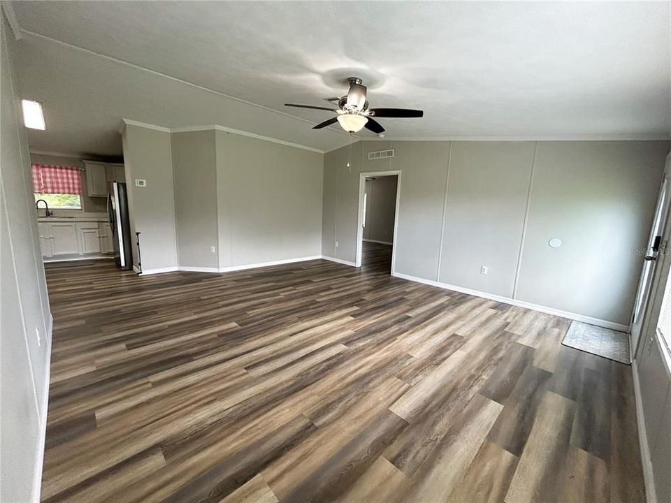 For Sale: $302,000 (4 beds, 3 baths, 2280 Square Feet)