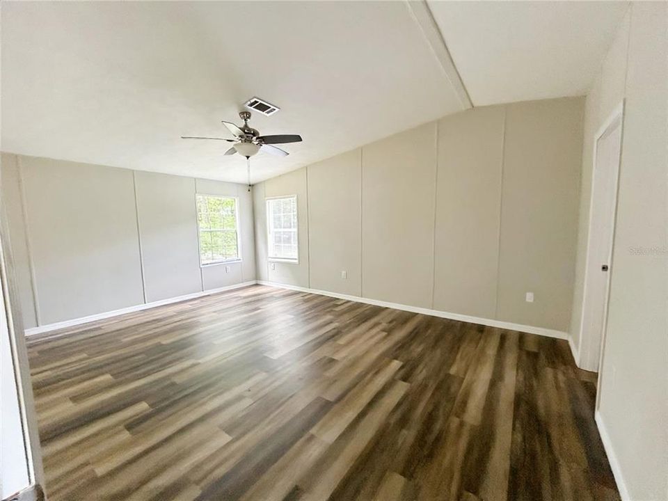 For Sale: $302,000 (4 beds, 3 baths, 2280 Square Feet)