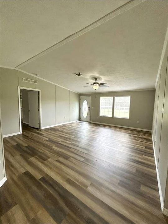 For Sale: $302,000 (4 beds, 3 baths, 2280 Square Feet)