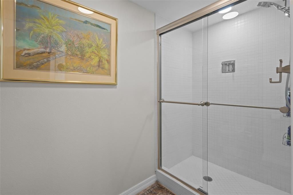 En Venta: $319,900 (2 camas, 2 baños, 1380 Pies cuadrados)