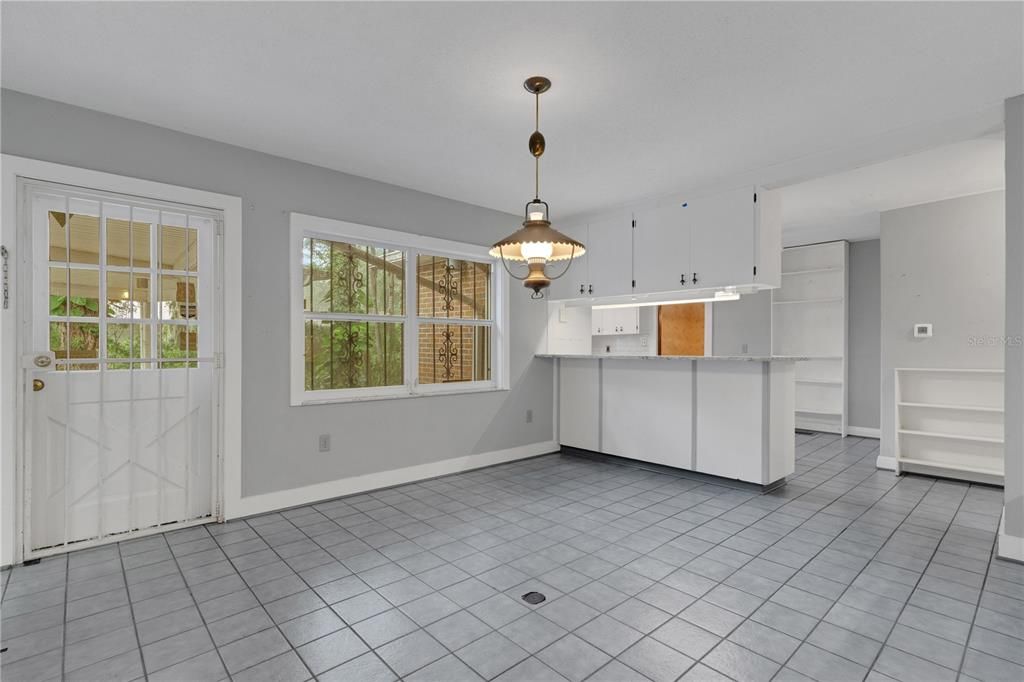 For Sale: $597,500 (6 beds, 5 baths, 4760 Square Feet)
