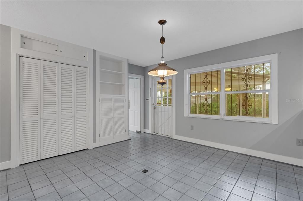 For Sale: $597,500 (6 beds, 5 baths, 4760 Square Feet)