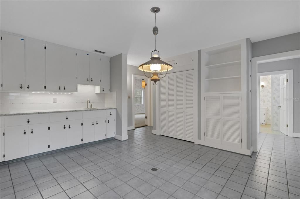 For Sale: $597,500 (6 beds, 5 baths, 4760 Square Feet)
