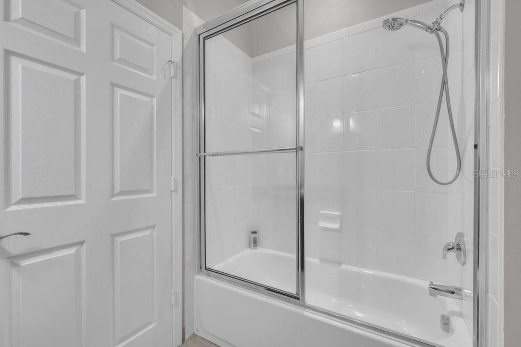 For Sale: $355,000 (3 beds, 2 baths, 1823 Square Feet)
