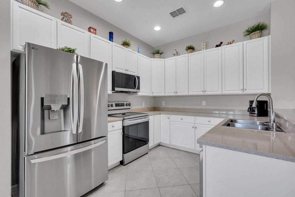 For Sale: $355,000 (3 beds, 2 baths, 1823 Square Feet)