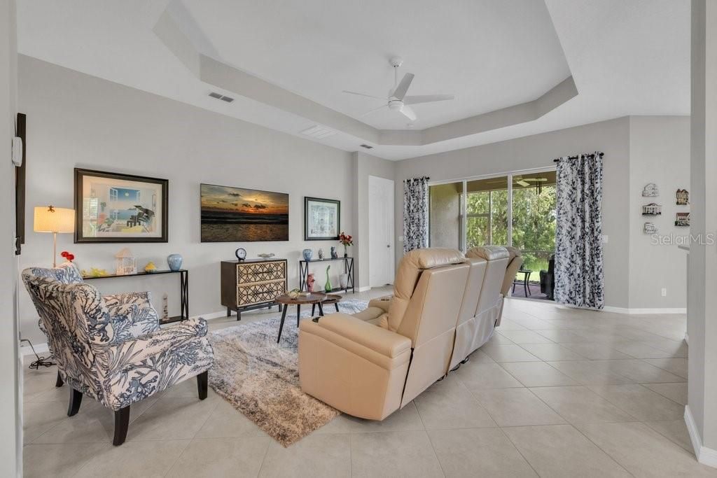 For Sale: $355,000 (3 beds, 2 baths, 1823 Square Feet)