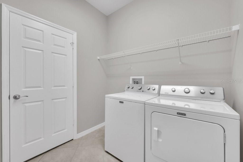 For Sale: $355,000 (3 beds, 2 baths, 1823 Square Feet)