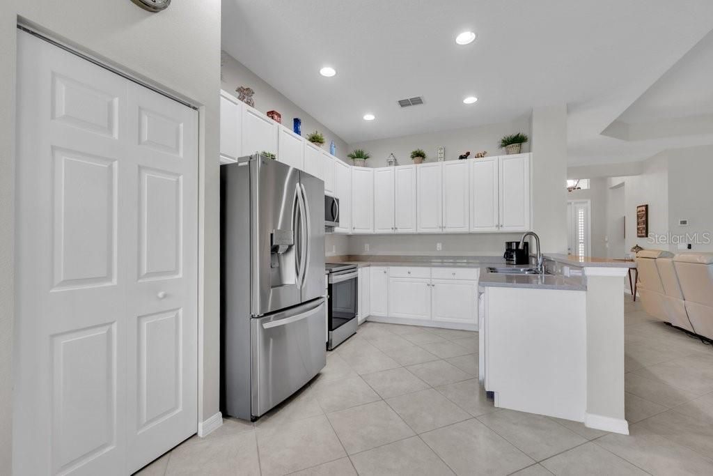 For Sale: $355,000 (3 beds, 2 baths, 1823 Square Feet)