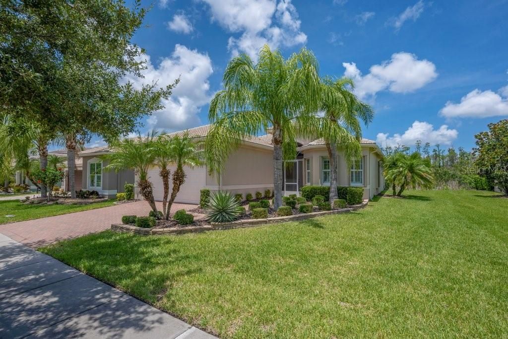 For Sale: $355,000 (3 beds, 2 baths, 1823 Square Feet)