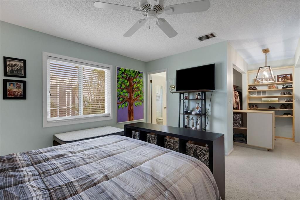 For Sale: $342,000 (2 beds, 2 baths, 1532 Square Feet)