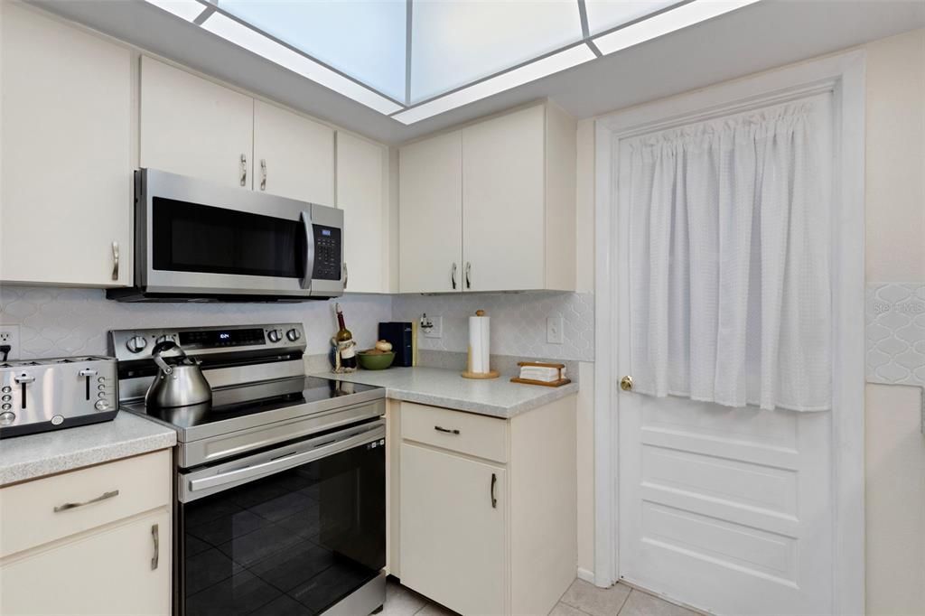 For Sale: $342,000 (2 beds, 2 baths, 1532 Square Feet)