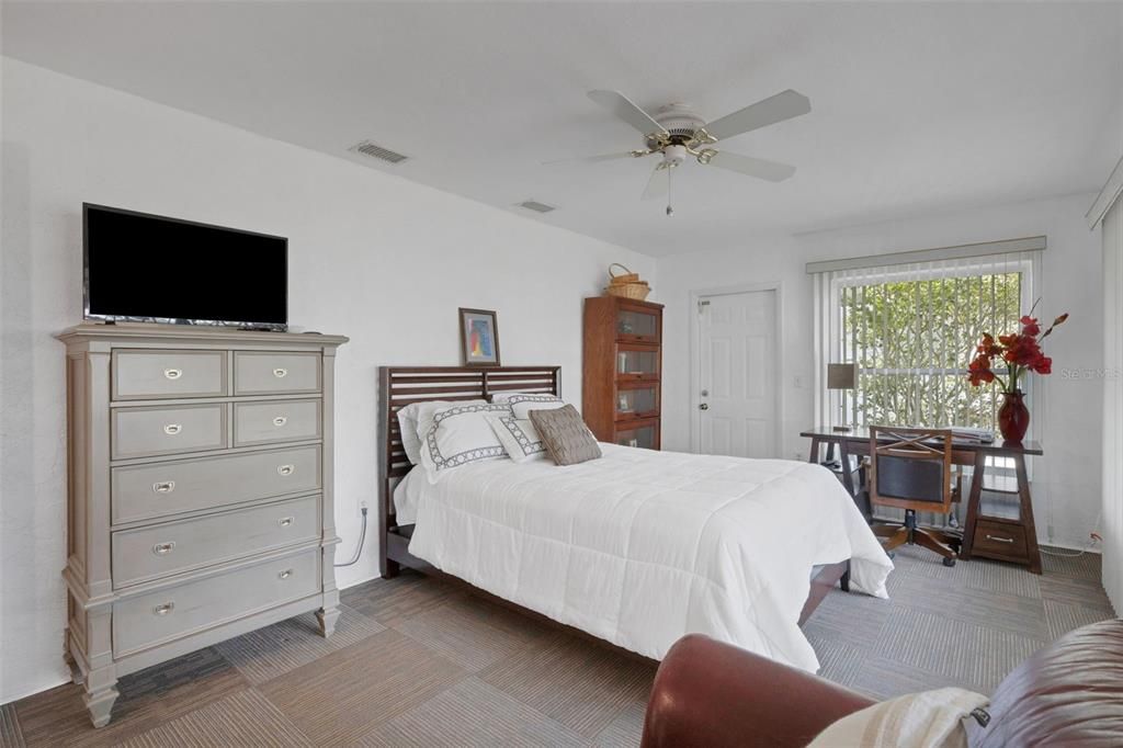 For Sale: $342,000 (2 beds, 2 baths, 1532 Square Feet)